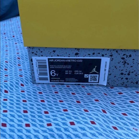 Jordan 4 Lightning Yellow gs size 6 DS - Picture 10 of 11